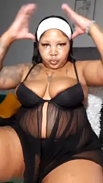 PearlSexxy69 online show from November 30, 2025, 4:05 am