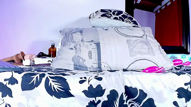 sofi decker online show from March 8, 2025, 3:06 am