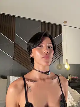 Snapshot of evamoretti chatting on May 29, 2026, 12:19 am evamoretti online show from May 29, 2026, 12:19 am