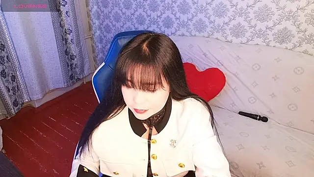 Snapshot of MissValday chatting on October 9, 2025, 5:38 am MissValday online show from October 9, 2025, 5:38 am