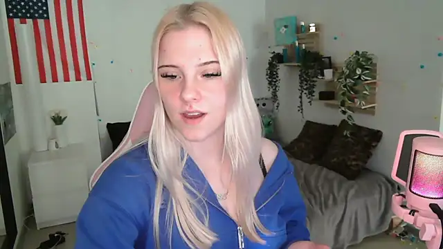 Blueeyezz0 online show from April 4, 2026, 10:35 am