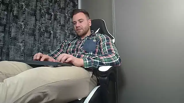 Thori92 online show from February 16, 2025, 6:43 pm