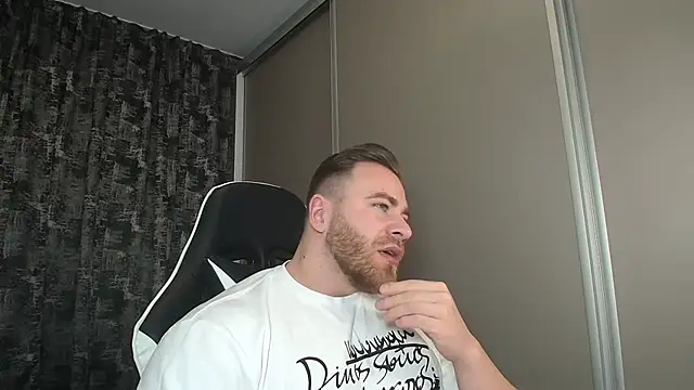 Thori92 online show from March 2, 2025, 4:32 pm