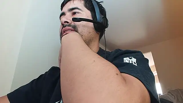 VonDoomdelToro online show from February 9, 2025, 11:15 pm