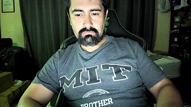 VonDoomdelToro online show from October 28, 2025, 6:17 am