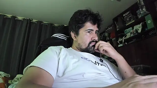 Snapshot of VonDoomdelToro chatting on June 11, 2026, 6:44 am VonDoomdelToro online show from June 11, 2026, 6:44 am