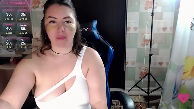 Korolek12 online show from November 11, 2025, 4:56 am