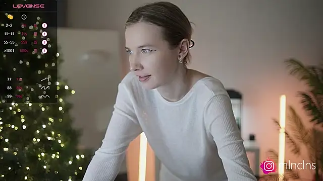 Snapshot of melanielwithu chatting on December 3, 2024, 10:29 pm melanielwithu online show from December 3, 2024, 10:29 pm