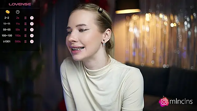 Snapshot of melanielwithu chatting on March 3, 2025, 5:50 pm melanielwithu online show from March 3, 2025, 5:50 pm