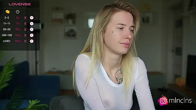 Snapshot of melanielwithu chatting on September 22, 2025, 12:40 pm melanielwithu online show from September 22, 2025, 12:40 pm