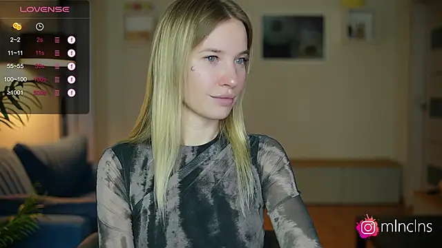 Snapshot of melanielwithu chatting on October 19, 2025, 1:12 pm melanielwithu online show from October 19, 2025, 1:12 pm