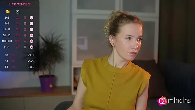 Snapshot of melanielwithu chatting on November 15, 2025, 5:42 pm melanielwithu online show from November 15, 2025, 5:42 pm