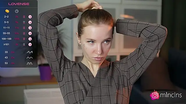 Snapshot of melanielwithu chatting on November 19, 2025, 3:01 pm melanielwithu online show from November 19, 2025, 3:01 pm