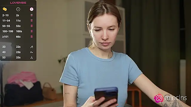 Snapshot of melanielwithu chatting on February 23, 2026, 7:33 pm melanielwithu online show from February 23, 2026, 7:33 pm