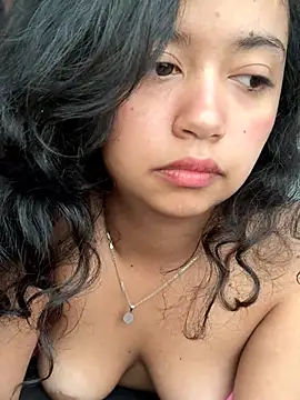 Peach Girll online show from March 19, 2026, 3:16 pm