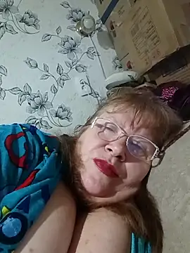 Snapshot of Mirra_Key chatting on October 19, 2025, 2:18 pm Mirra Key online show from October 19, 2025, 2:18 pm