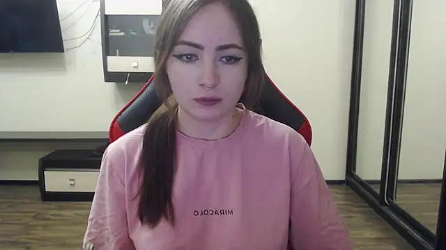 Laralianna online show from December 25, 2024, 1:30 pm