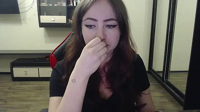 Laralianna online show from February 25, 2025, 4:00 pm