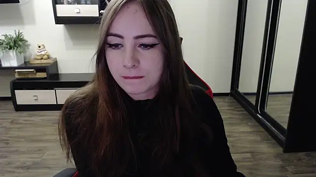 Laralianna online show from September 18, 2025, 7:54 am