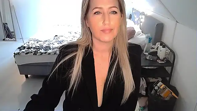 TessToy online show from January 28, 2025, 5:24 pm