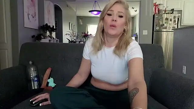 Lexi Shocker online show from November 3, 2025, 6:31 pm