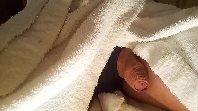 Snapshot of Remstr chatting on February 5, 2026, 8:46 pm Remstr online show from February 5, 2026, 8:46 pm