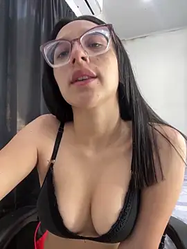 Snapshot of Ninnfa chatting on January 7, 2025, 2:41 pm Ninnfa online show from January 7, 2025, 2:41 pm