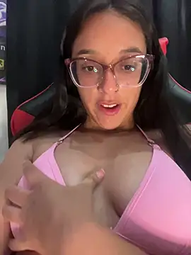 Snapshot of Ninnfa chatting on January 24, 2025, 6:35 pm Ninnfa online show from January 24, 2025, 6:35 pm