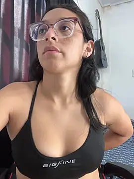 Snapshot of Ninnfa chatting on February 7, 2025, 7:17 pm Ninnfa online show from February 7, 2025, 7:17 pm