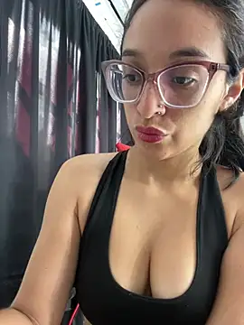 Snapshot of Ninnfa chatting on February 12, 2025, 7:24 pm Ninnfa online show from February 12, 2025, 7:24 pm