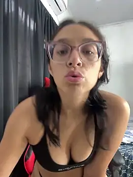 Snapshot of Ninnfa chatting on February 13, 2025, 8:55 pm Ninnfa online show from February 13, 2025, 8:55 pm