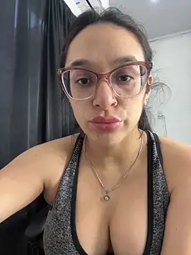 Snapshot of Ninnfa chatting on September 12, 2025, 2:50 pm Ninnfa online show from September 12, 2025, 2:50 pm