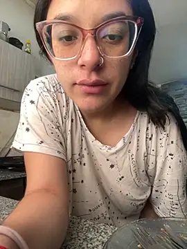 Snapshot of Ninnfa chatting on October 2, 2025, 2:13 pm Ninnfa online show from October 2, 2025, 2:13 pm