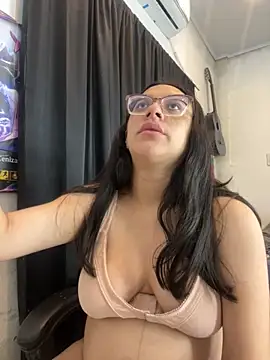 Snapshot of Ninnfa chatting on October 10, 2025, 10:53 pm Ninnfa online show from October 10, 2025, 10:53 pm