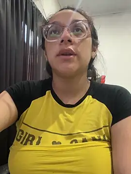 Snapshot of Ninnfa chatting on November 11, 2025, 5:13 pm Ninnfa online show from November 11, 2025, 5:13 pm