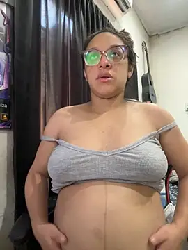 Snapshot of Ninnfa chatting on November 13, 2025, 5:23 pm Ninnfa online show from November 13, 2025, 5:23 pm