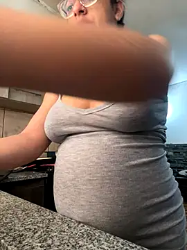 Snapshot of Ninnfa chatting on November 14, 2025, 3:44 pm Ninnfa online show from November 14, 2025, 3:44 pm