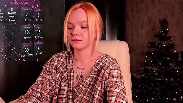 Snapshot of SarahRomantic chatting on December 26, 2024, 7:13 am SarahRomantic online show from December 26, 2024, 7:13 am