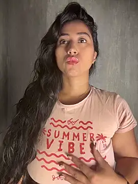 Valentinne z online show from March 28, 2026, 8:47 am