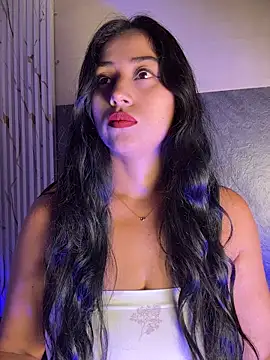 Valentinne z online show from April 3, 2026, 6:55 am