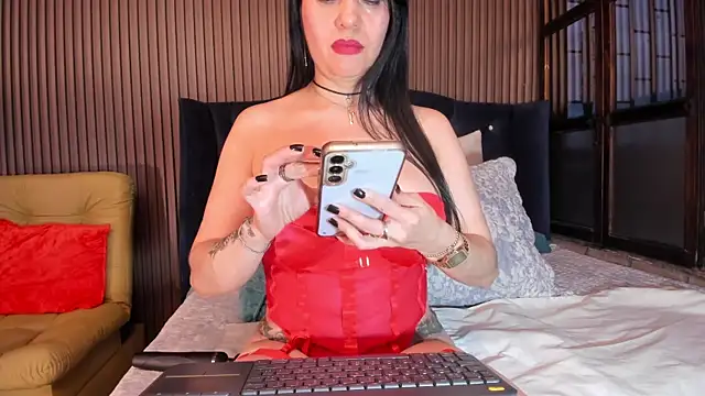 Snapshot of JuliaDawson_ chatting on October 21, 2025, 10:54 pm JuliaDawson online show from October 21, 2025, 10:54 pm