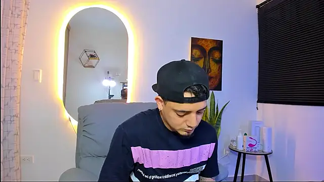 alejandro calderon1 online show from January 17, 2026, 3:33 am