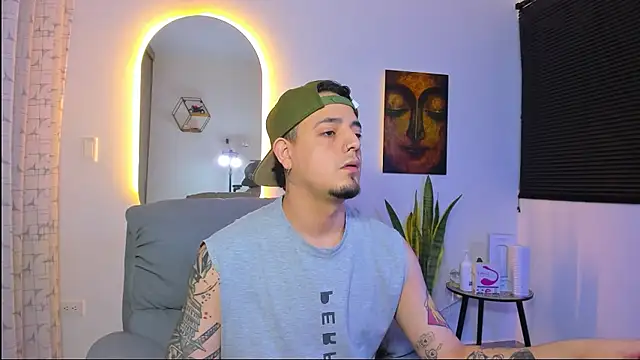 alejandro calderon1 online show from January 19, 2026, 12:25 am