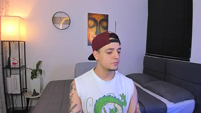 Snapshot of alejandro_calderon1 chatting on July 7, 2026, 6:47 am alejandro calderon1 online show from July 7, 2026, 6:47 am
