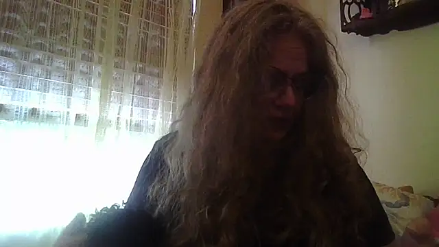 Snapshot of DestineeLoverGirl chatting on July 28, 2026, 6:20 pm DestineeLoverGirl online show from July 28, 2026, 6:20 pm