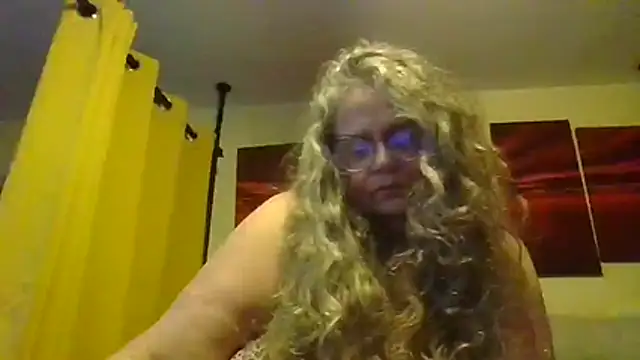 Snapshot of DestineeLoverGirl chatting on July 29, 2026, 11:30 am DestineeLoverGirl online show from July 29, 2026, 11:30 am