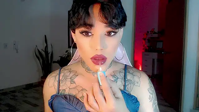 Snapshot of little_star_porn chatting on January 27, 2025, 12:22 am little star porn online show from January 27, 2025, 12:22 am