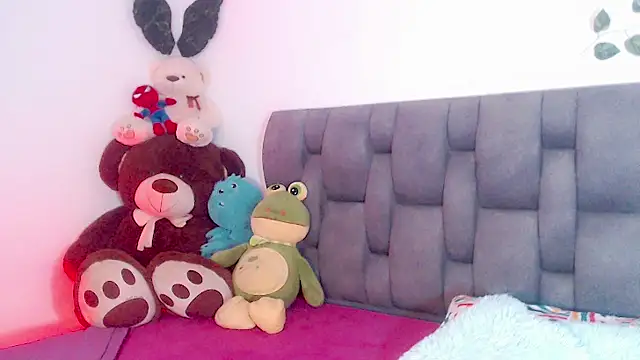 Snapshot of little_star_porn chatting on February 13, 2025, 12:13 am little star porn online show from February 13, 2025, 12:13 am