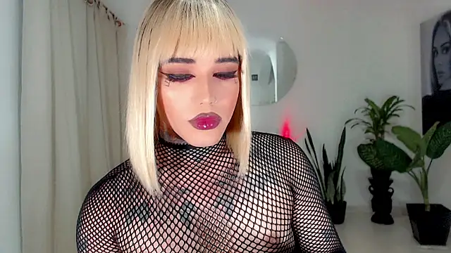 Snapshot of little_star_porn chatting on October 18, 2025, 12:35 am little star porn online show from October 18, 2025, 12:35 am