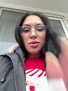 MeghanXO online show from December 16, 2025, 2:55 pm